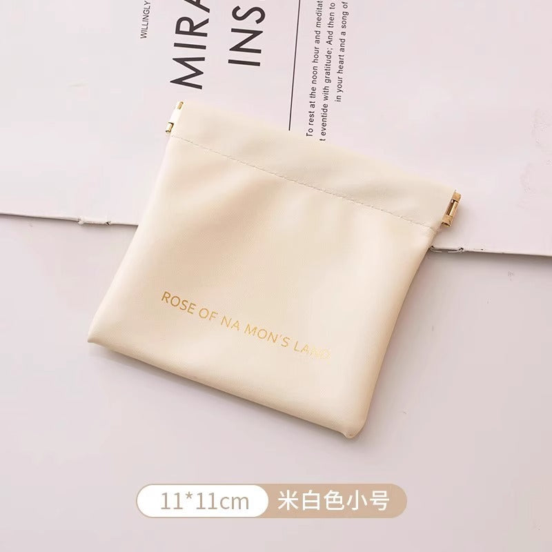 Large elastic closed storage bag