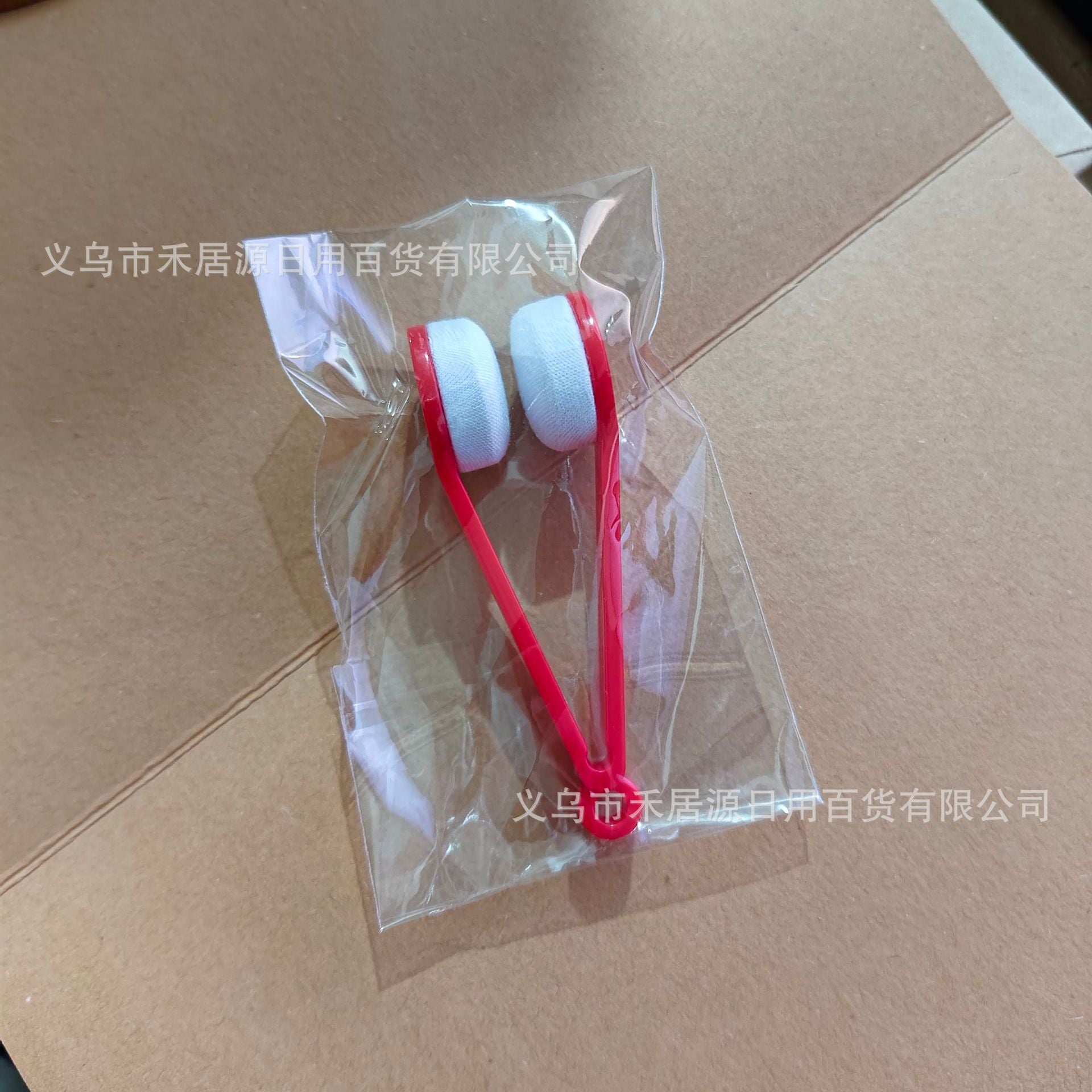 Microfiber glasses cleaner